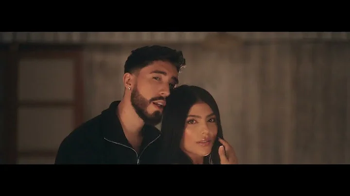Fotograma del video oficial: Me gustó